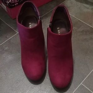 Maroon booties